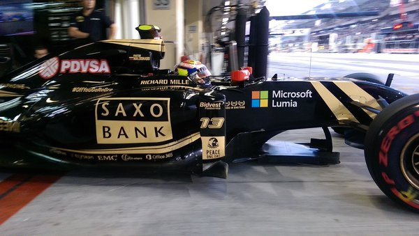 „Renault“ rengiasi paskelbti apie „Lotus“ komandos pirkimą