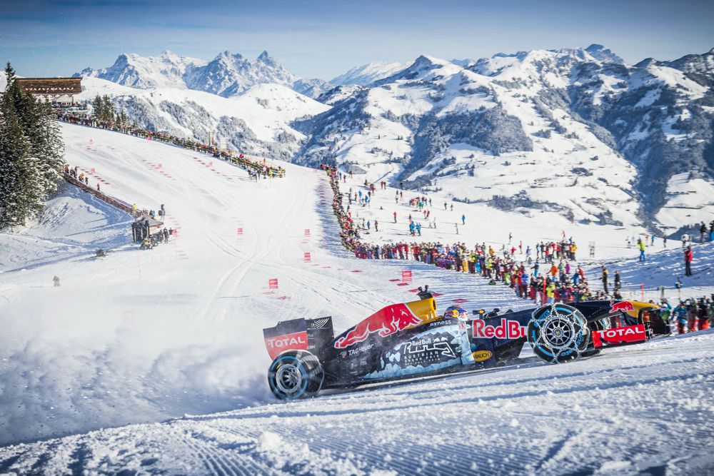 Austrų slidinėjimo kurorte - M. Verstappeno ir „Red Bull“ pasirodymas