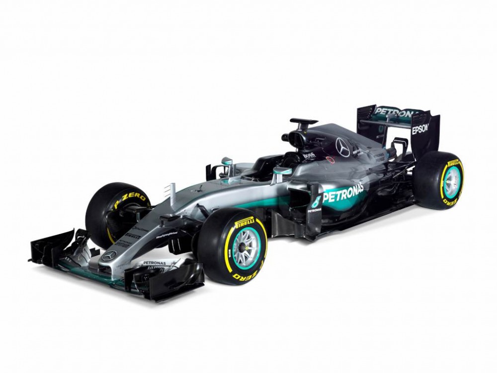 „Mercedes“ pristatė 2016 m. bolidą