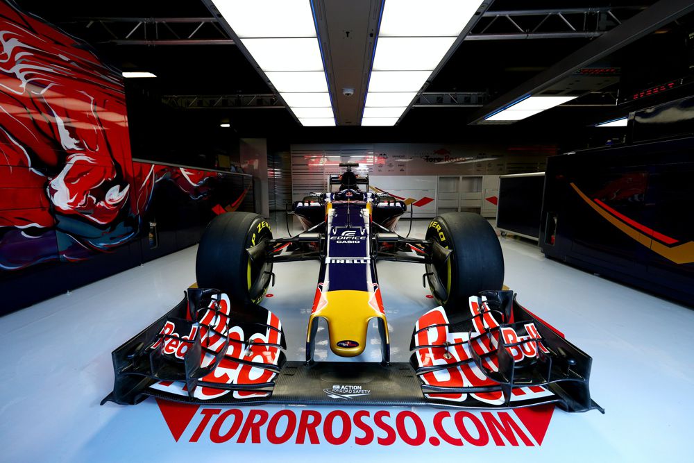 „Toro Rosso“ pristatė bolidą