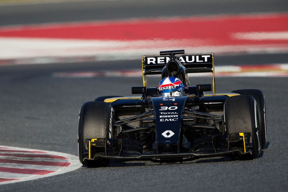 „Renault“ šiemet neplanuoja pristatyti bolido B versijos