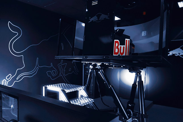 Ar „Red Bull“ sukūrė supersimuliatorių?