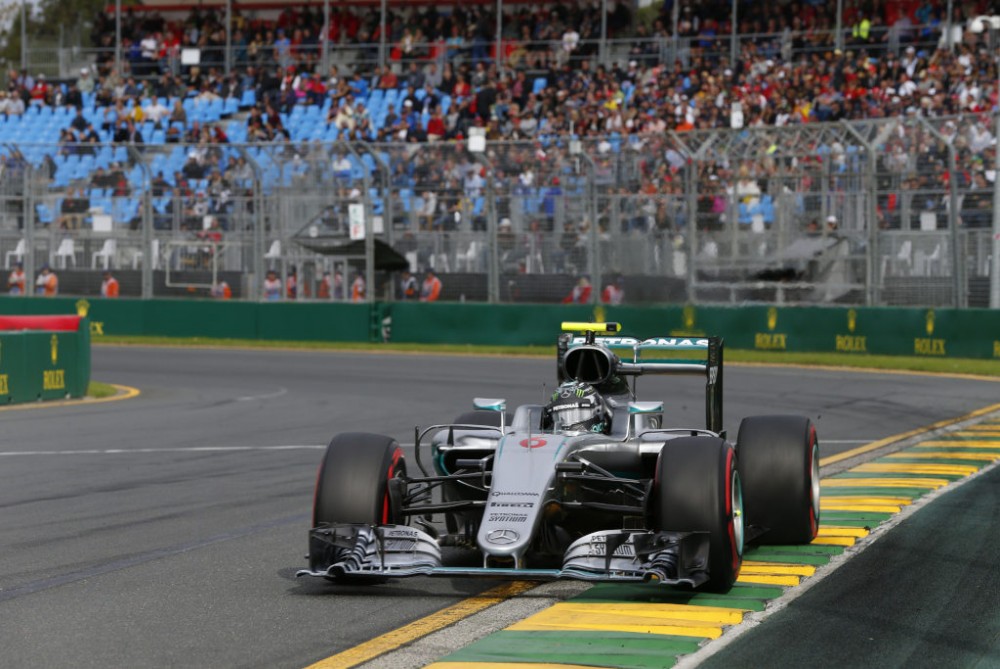 Permainingose lenktynėse Australijoje pergalę iškovojo N. Rosbergas