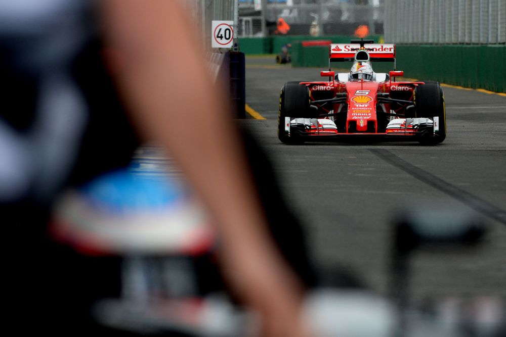 S. Vetteliui koją pakišo agresyvi „Ferrari“ taktika