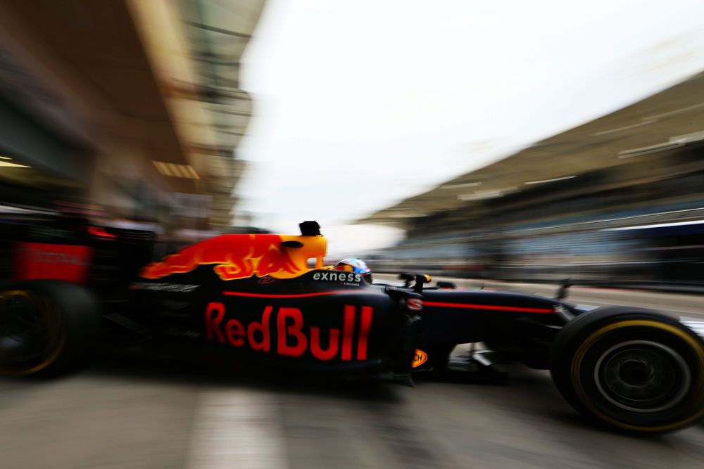 B. Ecclestone‘as: „Red Bull“ su „Mercedes“ varikliu kovotų dėl pergalių