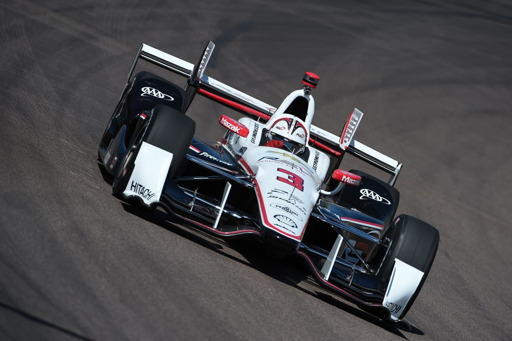 IndyCar. Ajovoje po 3 metų pertraukos pergalę iškovojo H. Castronevesas