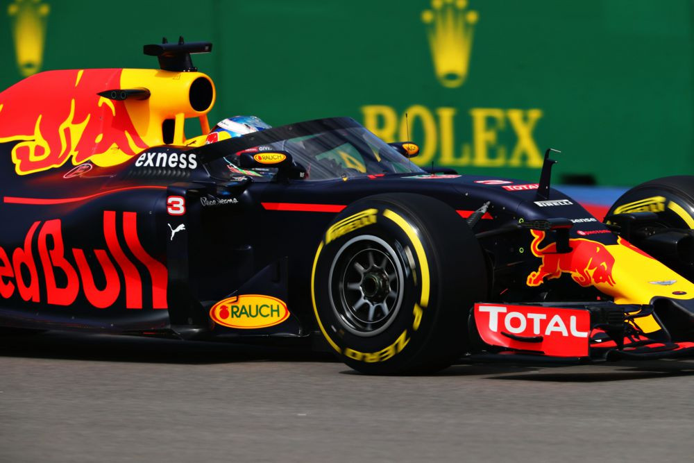 „Red Bull“ nusprendė nebetobulinti „aerodinaminio skydo“