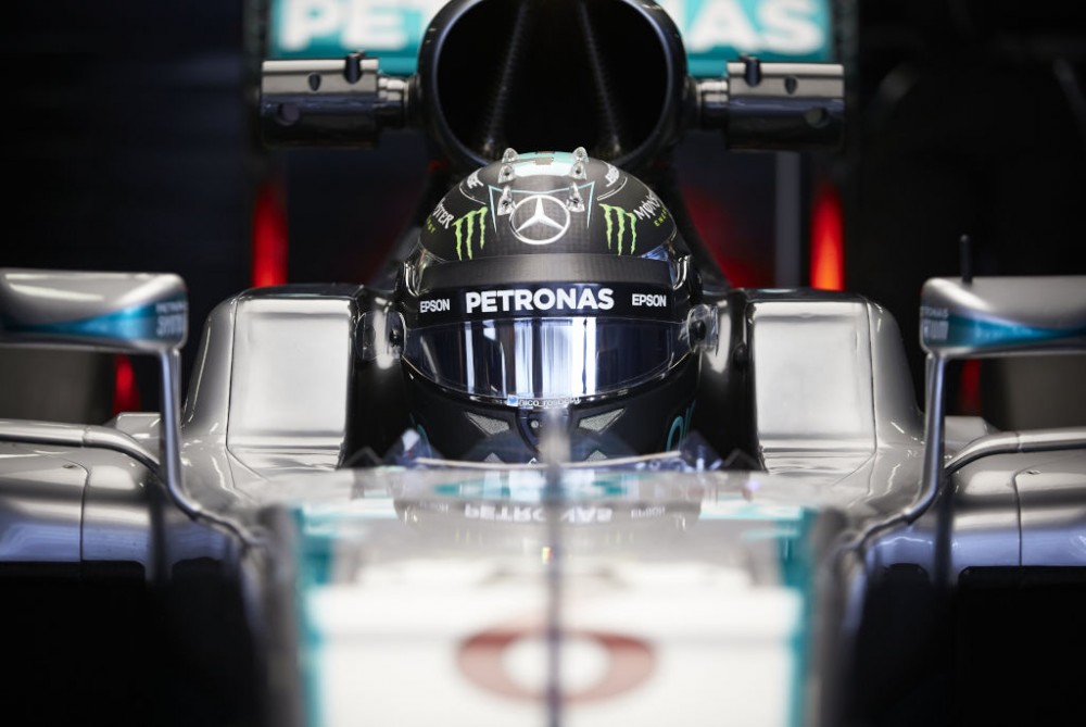 N. Rosbergas pripažįsta: varžovų problemos palengvino situaciją
