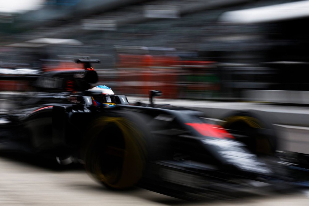 F. Alonso: „McLaren“ nedaug atsilieka nuo stipriausių komandų