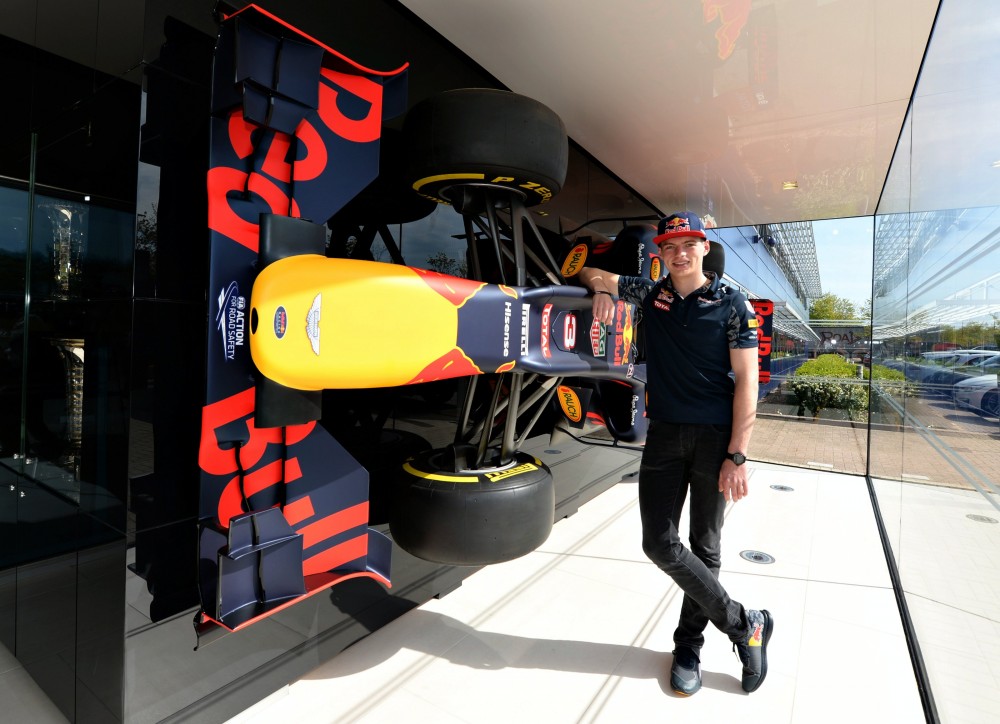 Dėl M. Verstappeno perėjimo į „Red Bull“ buvo sutarta anksčiau