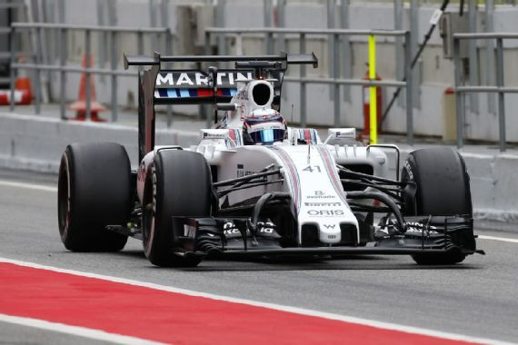 „Williams“ Barselonoje išmėgino neįprastus sparnus