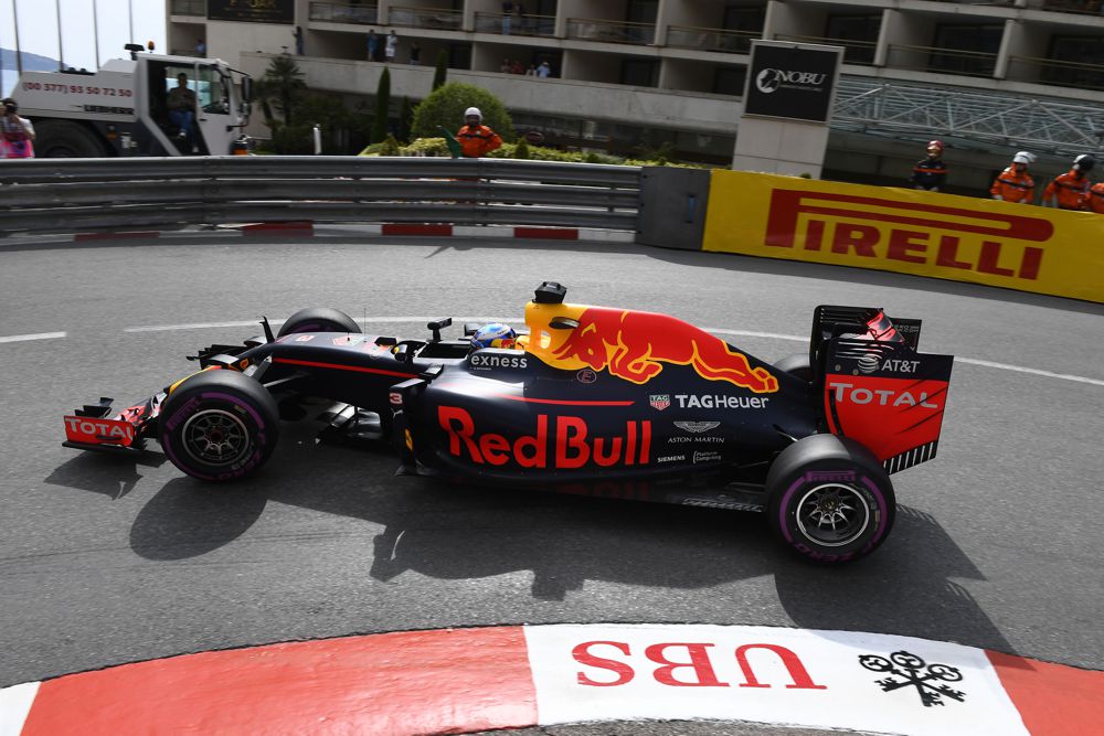 „Red Bull“ ir „Toro Rosso“ kitąmet naudos „Renault“ variklius