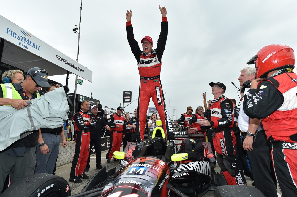 IndyCar. Pirmose lenktynėse Detroite pergalę šventė S. Bourdais