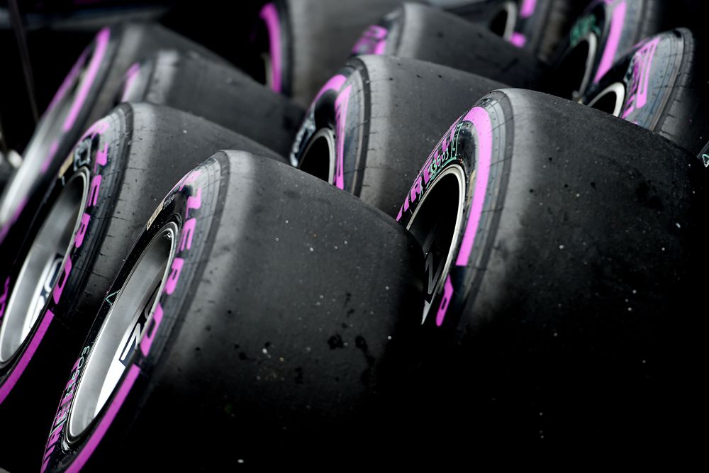 „Pirelli“ pasklebė, kokios padangos bus naudojamos paskutinėse sezono lenktynėse