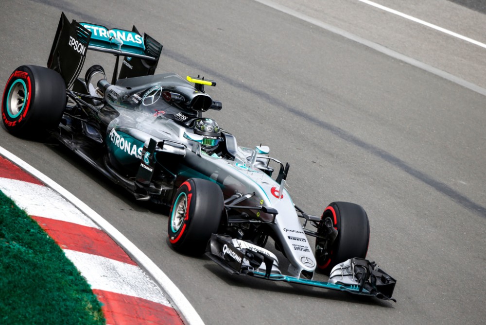 N. Rosbergas liko nepatenkintas agresyviu L. Hamiltono elgesiu