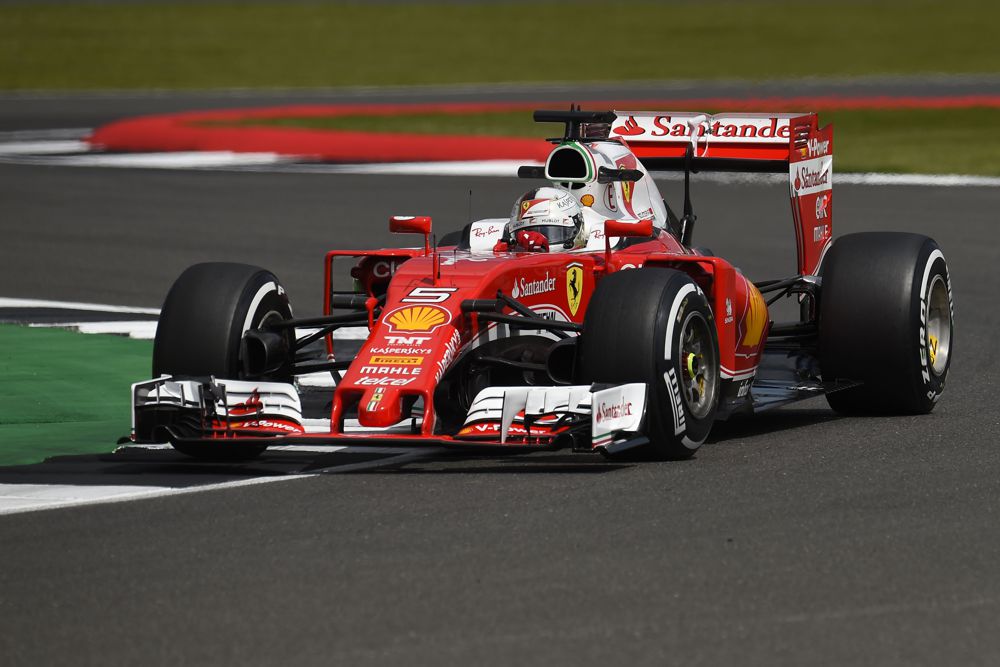S. Vettelis ragina „Ferrari“ išspręsti technines problemas