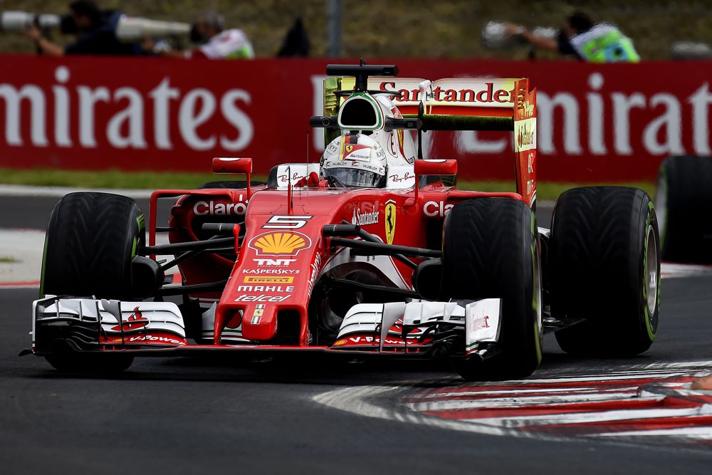 S. Vettelis: miegantis J. Buttonas sutrukdė iškovoti trečią vietą