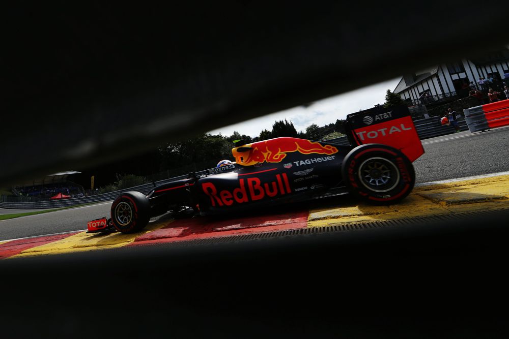 „Red Bull“ visą dėmesį sutelkė ties 2017 m. bolidu