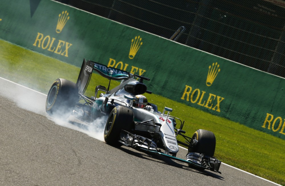 L. Hamiltonas: apgadintos padangos nekels problemų lenktynėse