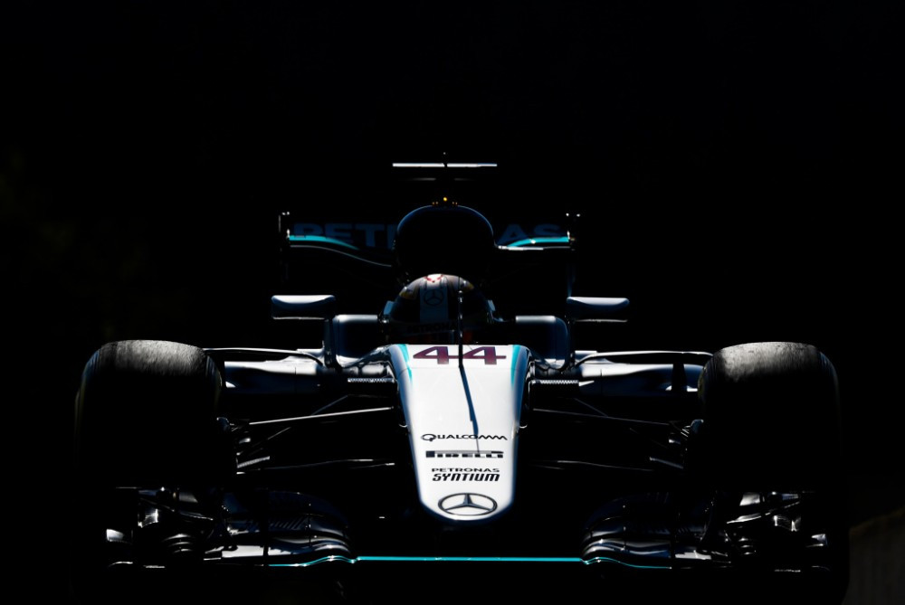 „Mercedes“: nesame favoritai nugalėti Singapūre