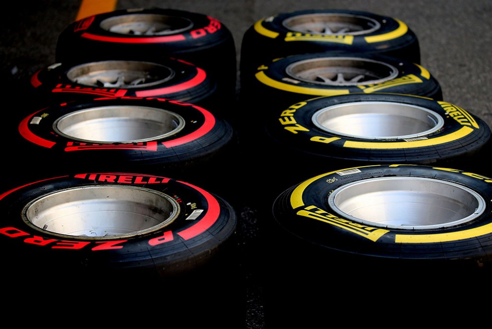 „Pirelli“ paskelbė, kokias padangas komandos naudos Singapūre