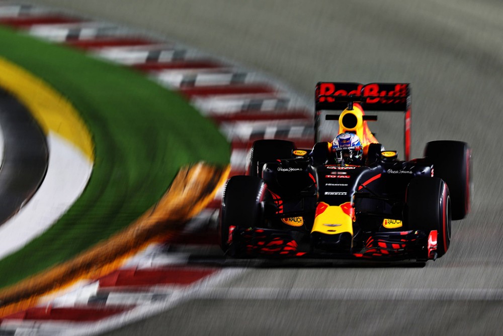 „Red Bull“: kitoks padangų pasirinkimas - vienintelis būdas įveikti „Mercedes“