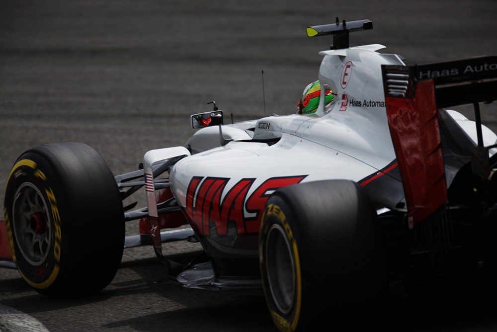 „Haas“ atsilieka nuo grafiko kuriant 2017 m. bolidą