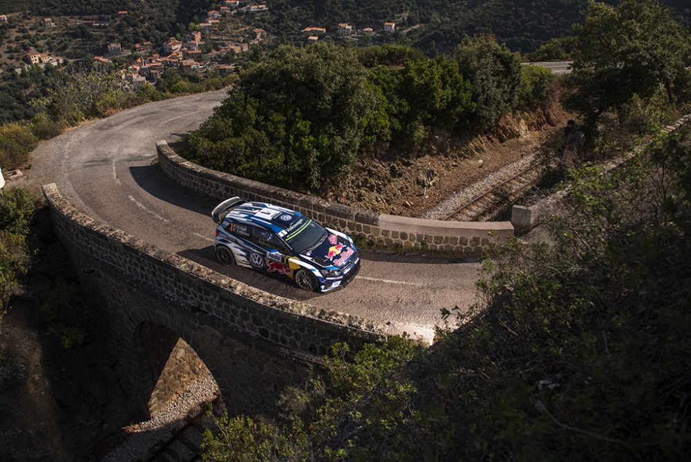 WRC. Korsikos ralyje nugalėjęs S. Ogier artėja prie ketvirtojo čempiono titulo