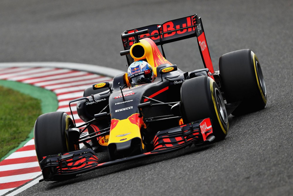 D. Ricciardo Ostine tikisi kovoti su „Mercedes“ pilotais