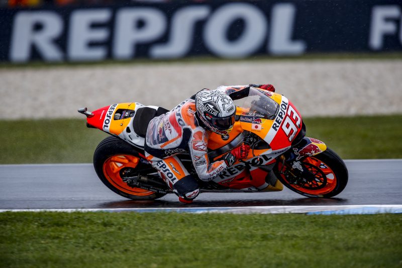 MotoGP. M. Marquezas Australijoje iškovojo „pole“, V. Rossi tik 15-as