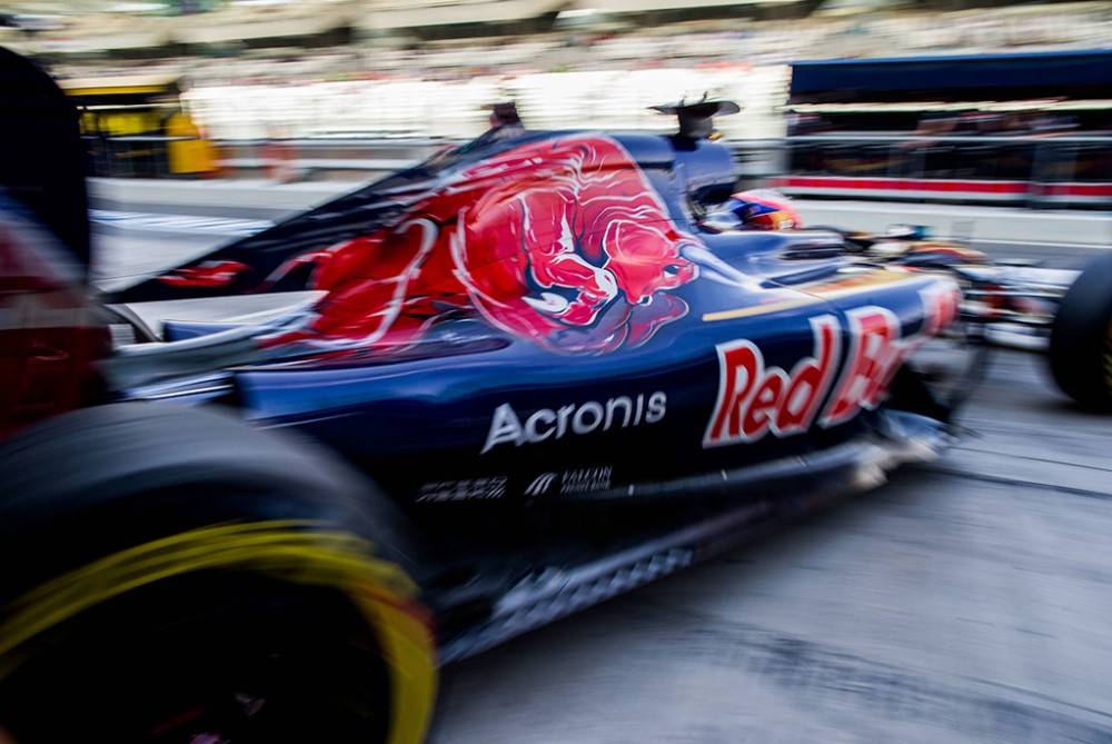 „Toro Rosso“ nori kitaip ženklinti „Renault“ variklius