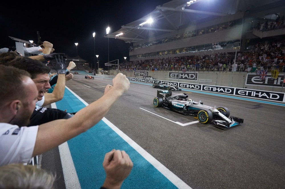 „Mercedes“ nebaus komandos nurodymus ignoravusio L. Hamiltono