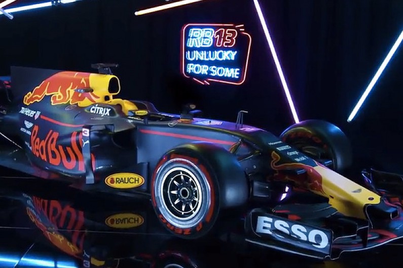 „Red Bull“ oficialiai pristatė RB13 bolidą