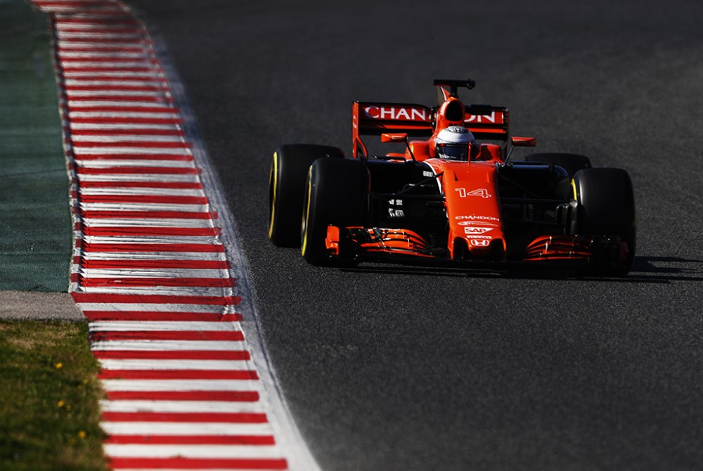 P. de la Rosa: „McLaren“ labai nestabili posūkiuose