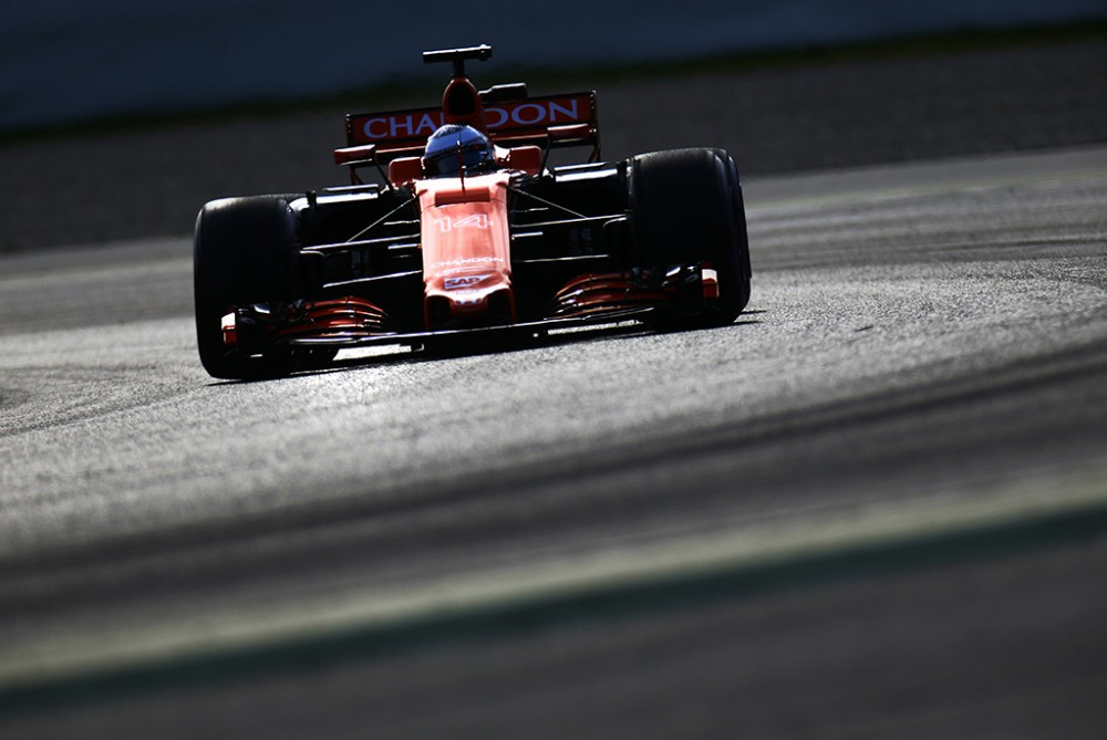 F. Alonso ragina „McLaren“ ir „Honda“ pasitempti