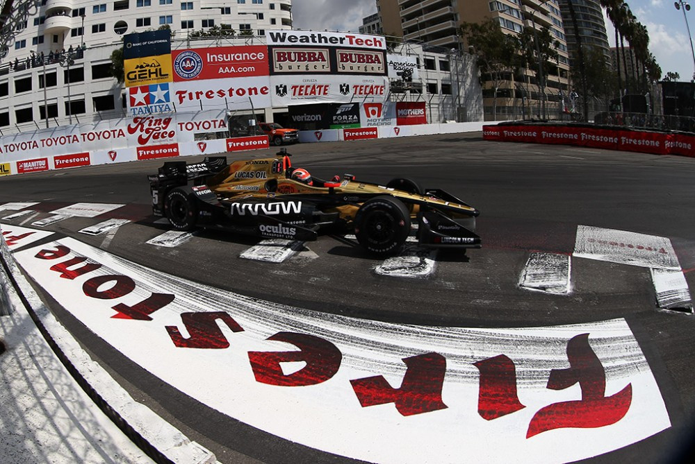 IndyCar. Long Byče po dviejų metų pertraukos nugalėjo J. Hinchcliffe‘as
