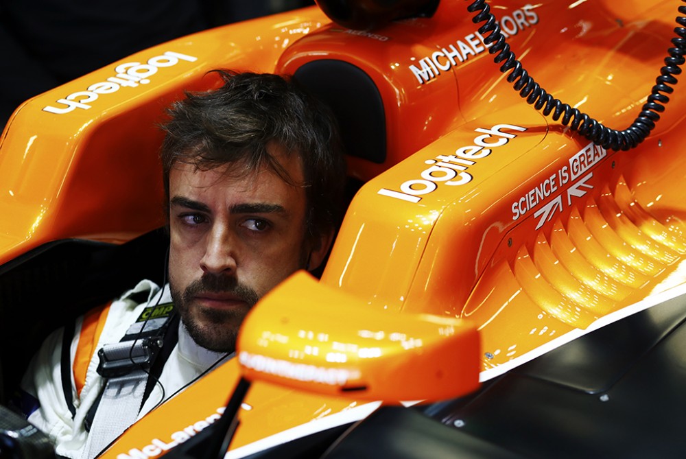 F. Alonso ragina „McLaren“ greičiau apsispręsti dėl variklių