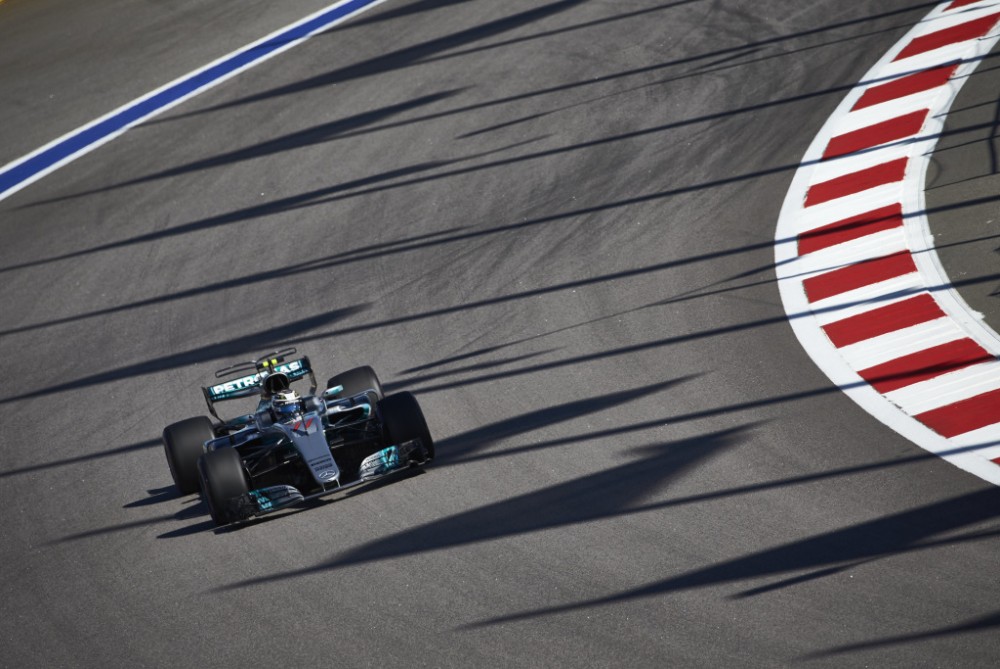 „Pole“ pozicijos neiškovojęs V. Bottas nesitikėjo nusileisti „Ferrari“ pilotams