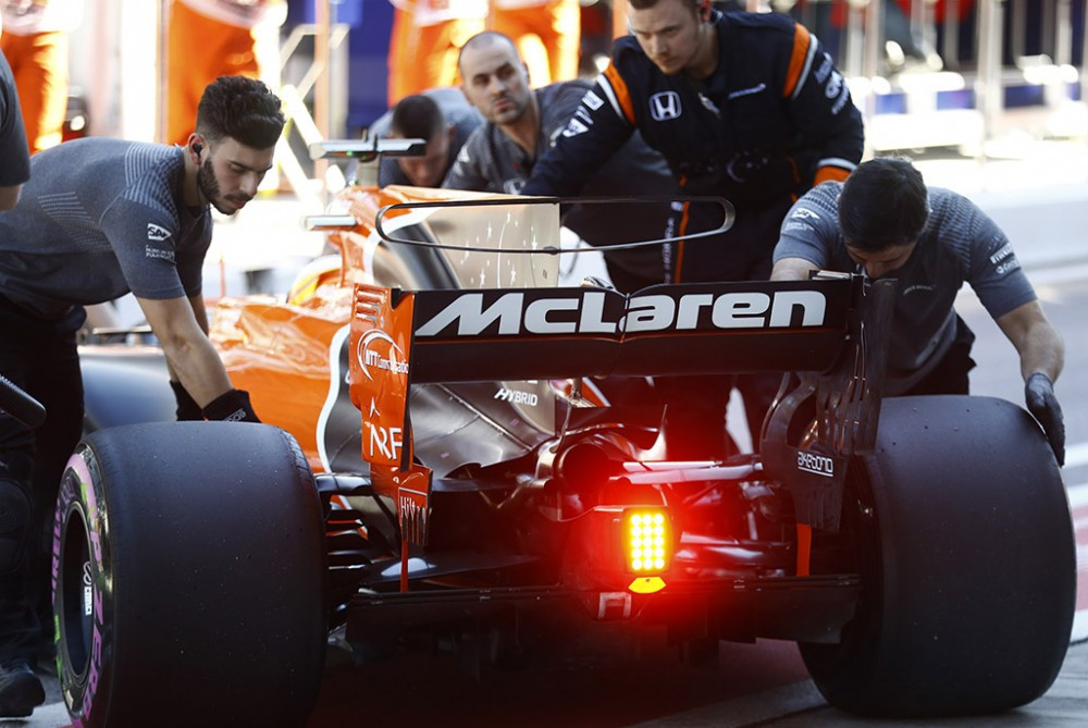 „McLaren“ labai nepatenkinta „Honda“ jėgainės problemomis