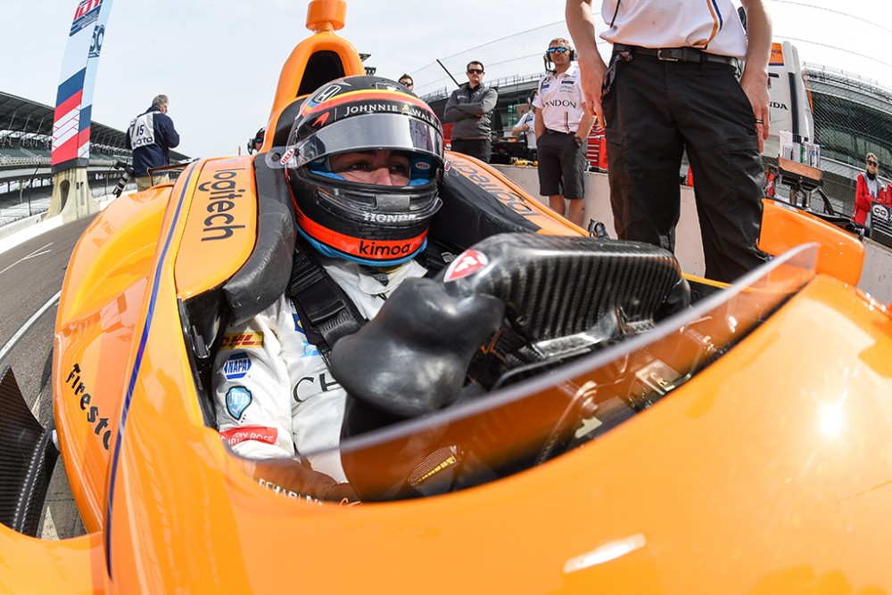 IndyCar. M. Andretti greičiausias pirmose treniruotėse, F. Alonso – 19-as