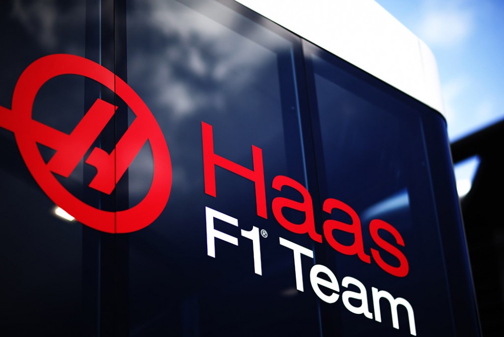 F-1 komandos susidomėjo „Haas Automation“ įranga