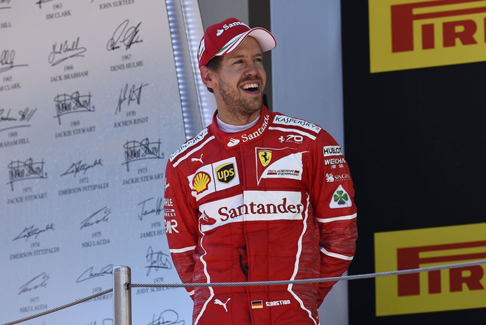 C. Horneris: T. Wolffas bando įkalbėti S. Vettelį likti „Ferrari“ ekipoje dar metams
