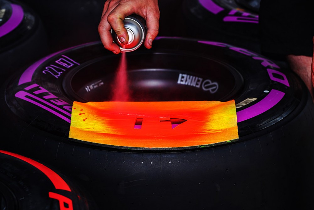 „Pirelli“ paskelbė, kokias padangas ekipos pasirinko lenktynėms Singapūre