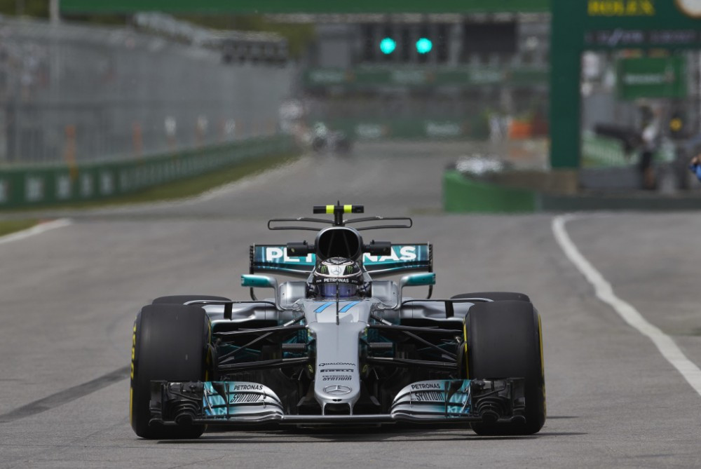 V. Bottas: „Mercedes“ yra šiek tiek greitesni kvalifikacijoje nei „Ferrari“