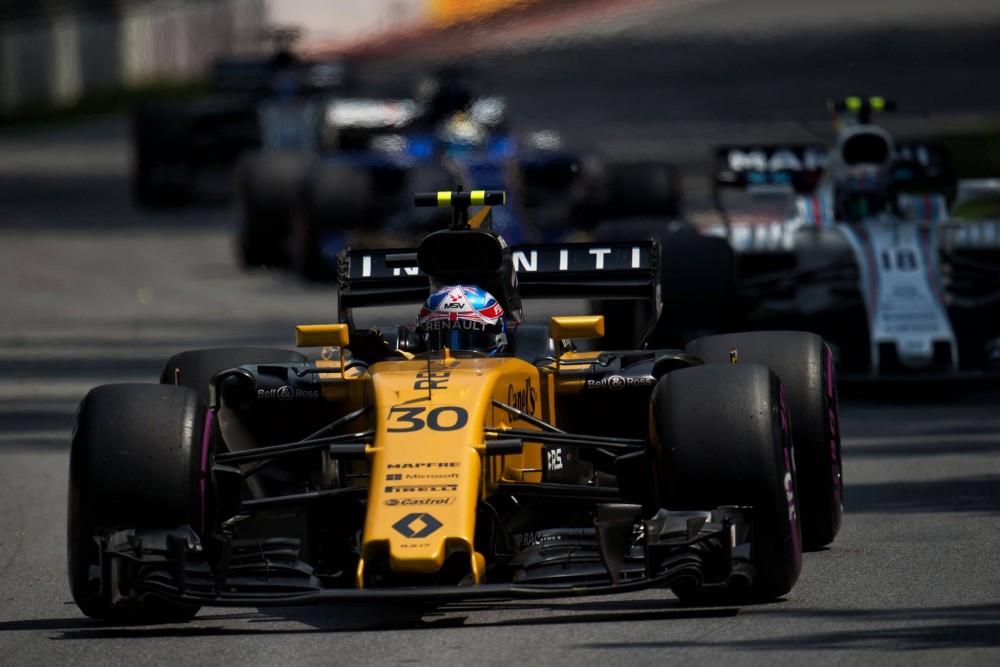 „Renault“ bosas paneigė gandus, kad  J. Palmeris gali būti pakeistas C. Sainzu