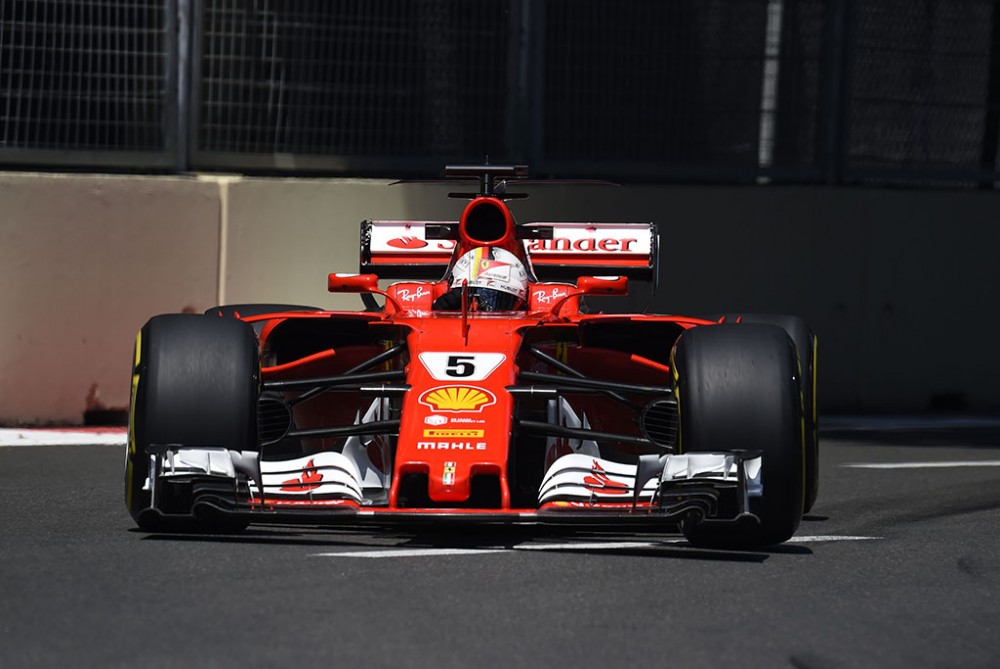 S. Vettelis: teisėjai turėjo nubausti L. Hamiltoną
