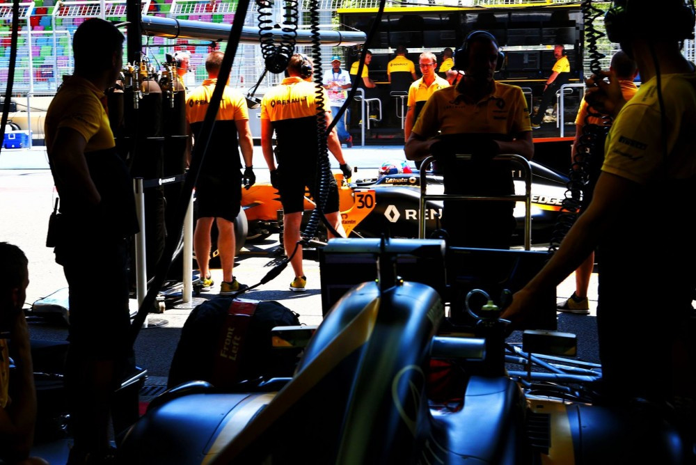 „Renault“: ne be reikalo tiek ilgai kalbama apie alyvos deginimą