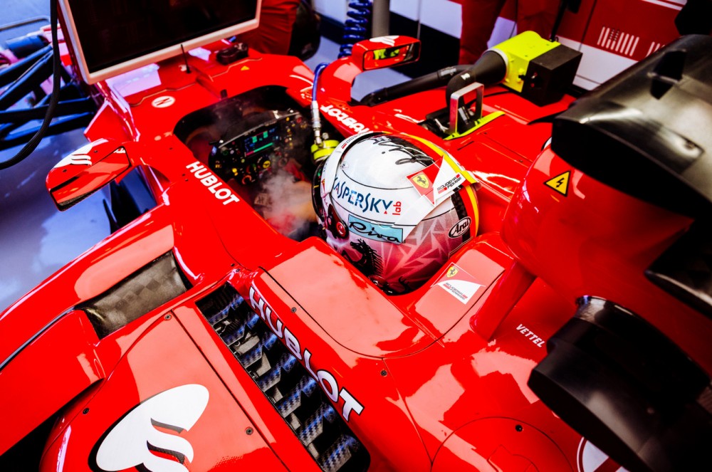 Sebastianas Vettelis turi techninių problemų