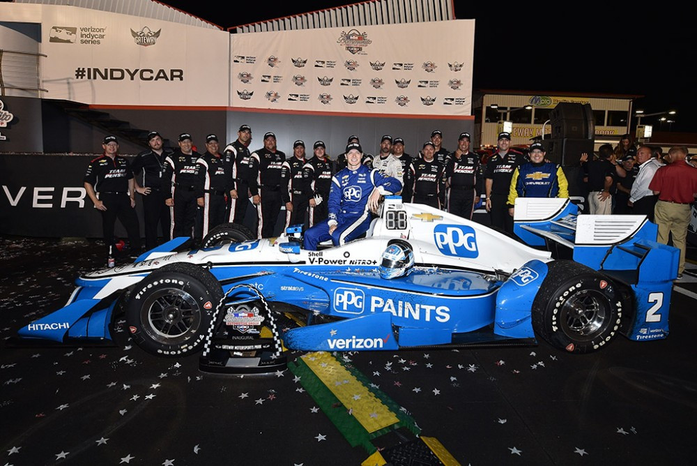 IndyCar. Po kontakto su varžovu - J. Newgardeno pergalė
