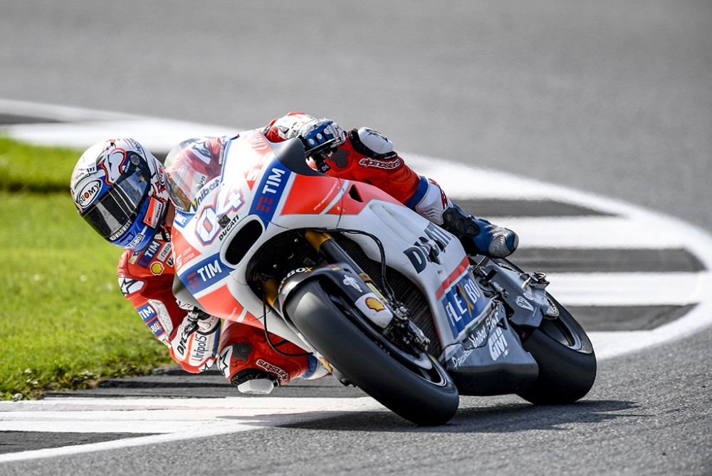 MotoGP. Silverstoune - dar viena A. Dovizioso pergalė